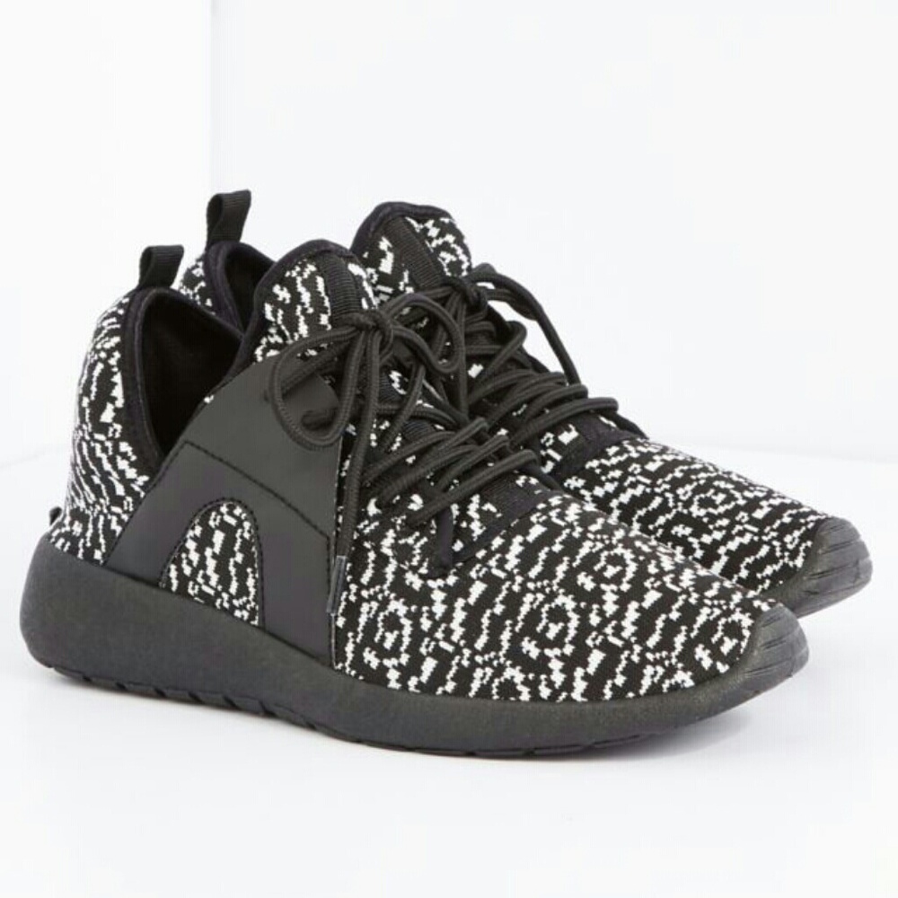 Black & White Speckled Low Top Sneaker