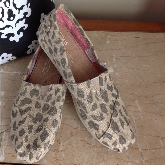 TOMS Shoes - TOMS shoes leopard NWOT slip on sz W5.5 cream tan
