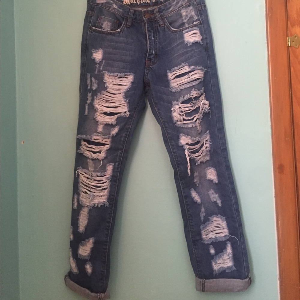 NWOT Machine Distressed Boyfriend Jeans