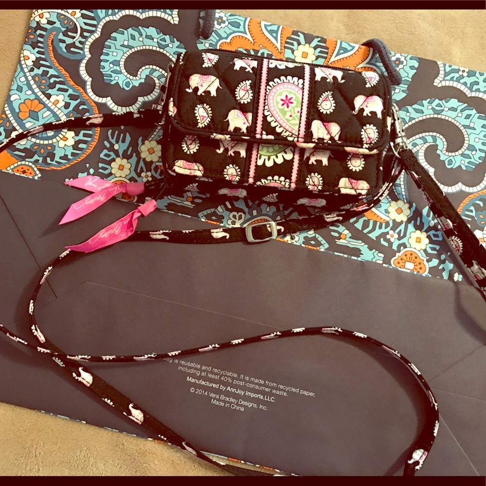 ⭐️Vera Bradley Crossbody Wristlet⭐️