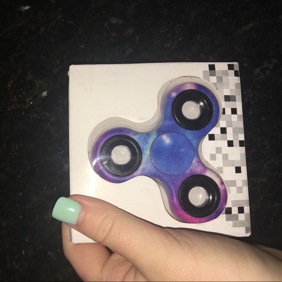 LED light up fidget spinner - Picture 2 of 4