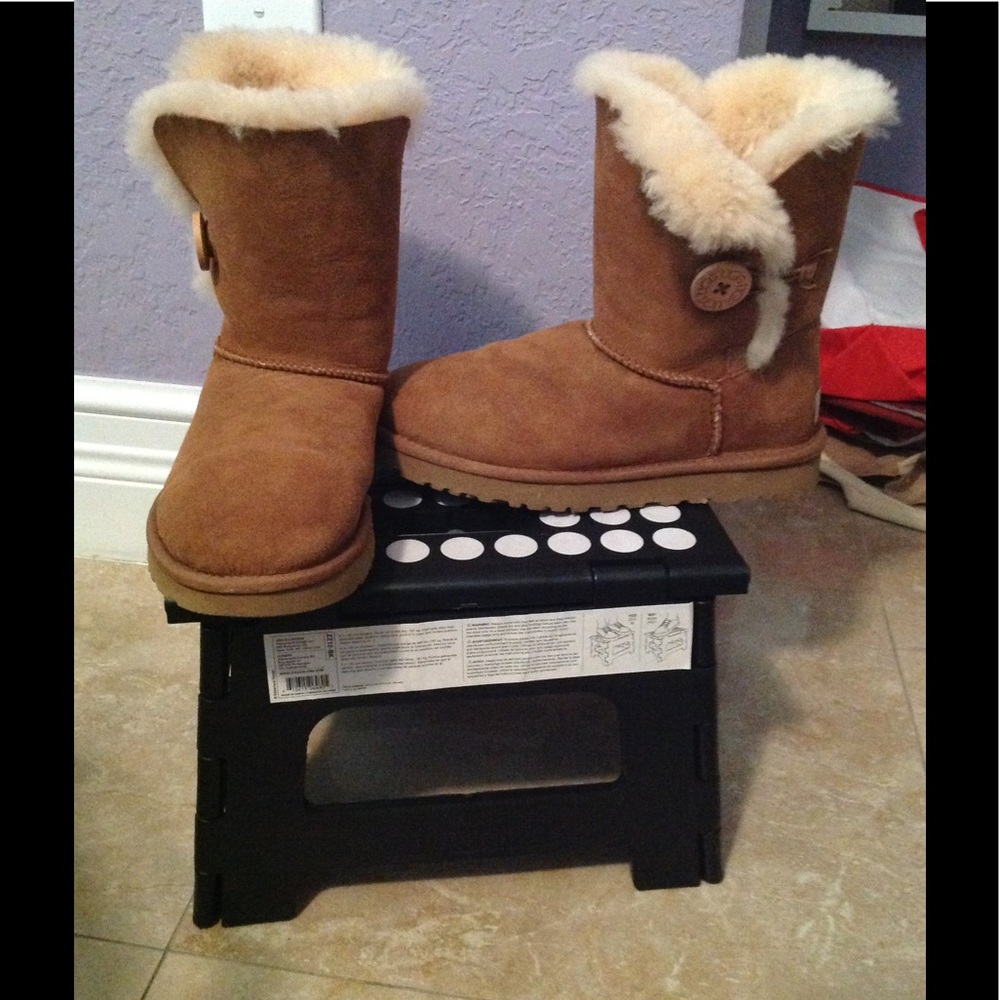 UGG boots - Picture 2 of 3
