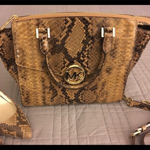 Michael Kors purse