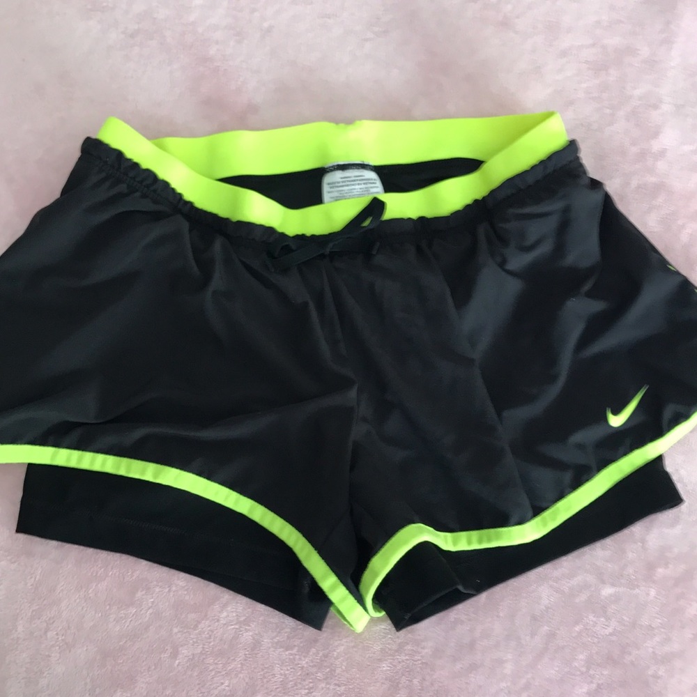 Nike Women's 2-in-1 Training Shorts size Medium