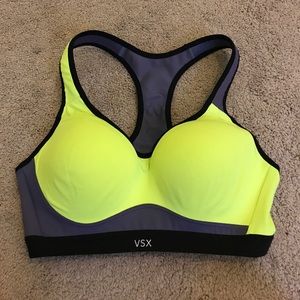 34C Victoria's Secret sports bra. Never worn
