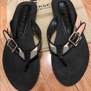 Authentic Burberry  Flip-Flops Size 39 w/dust bag