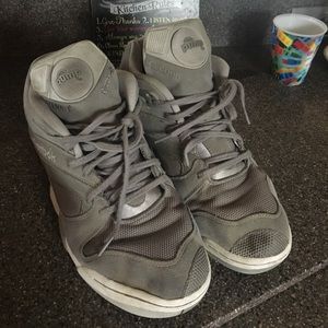 Reebok pumps grey