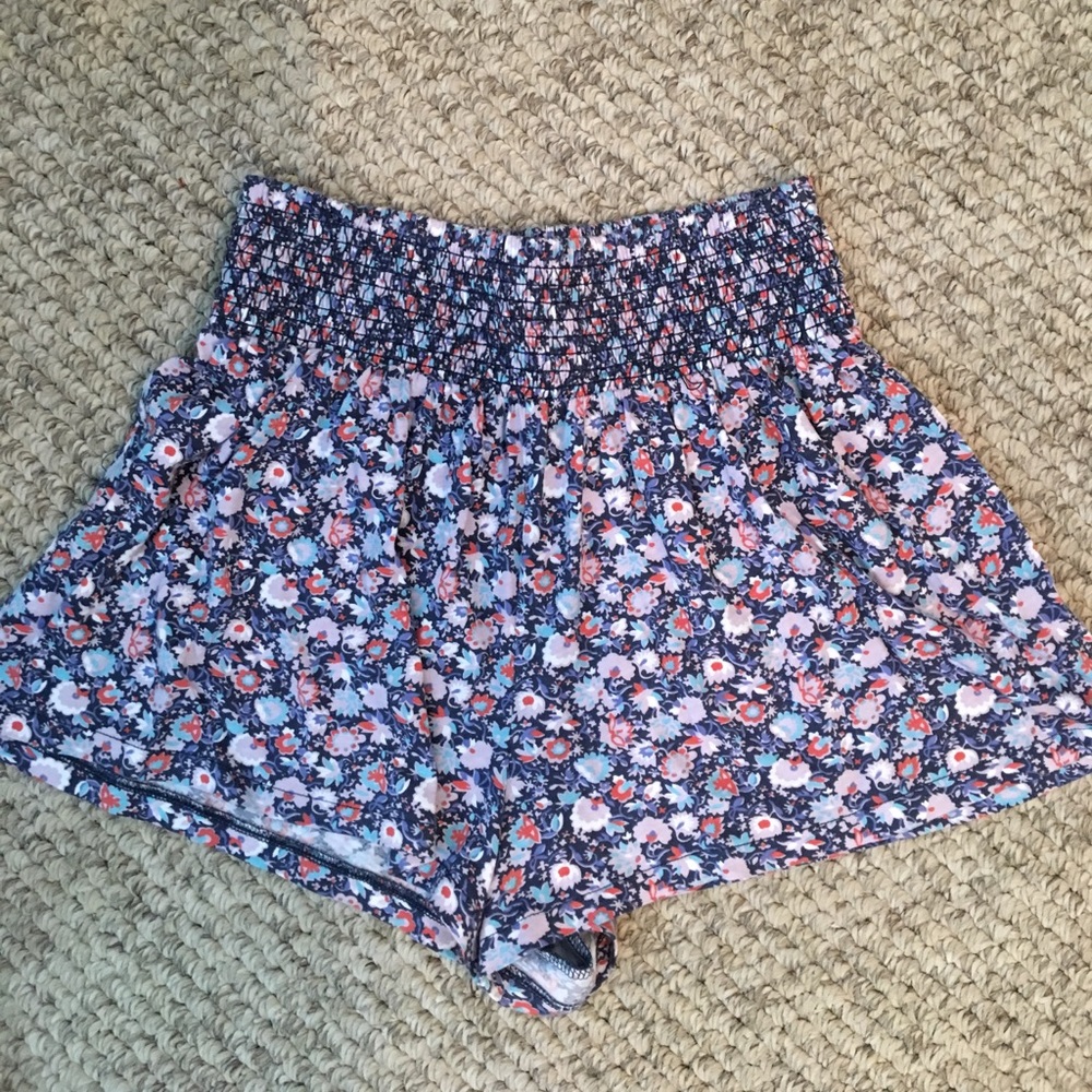 American Eagle elastic waist cotton shorts