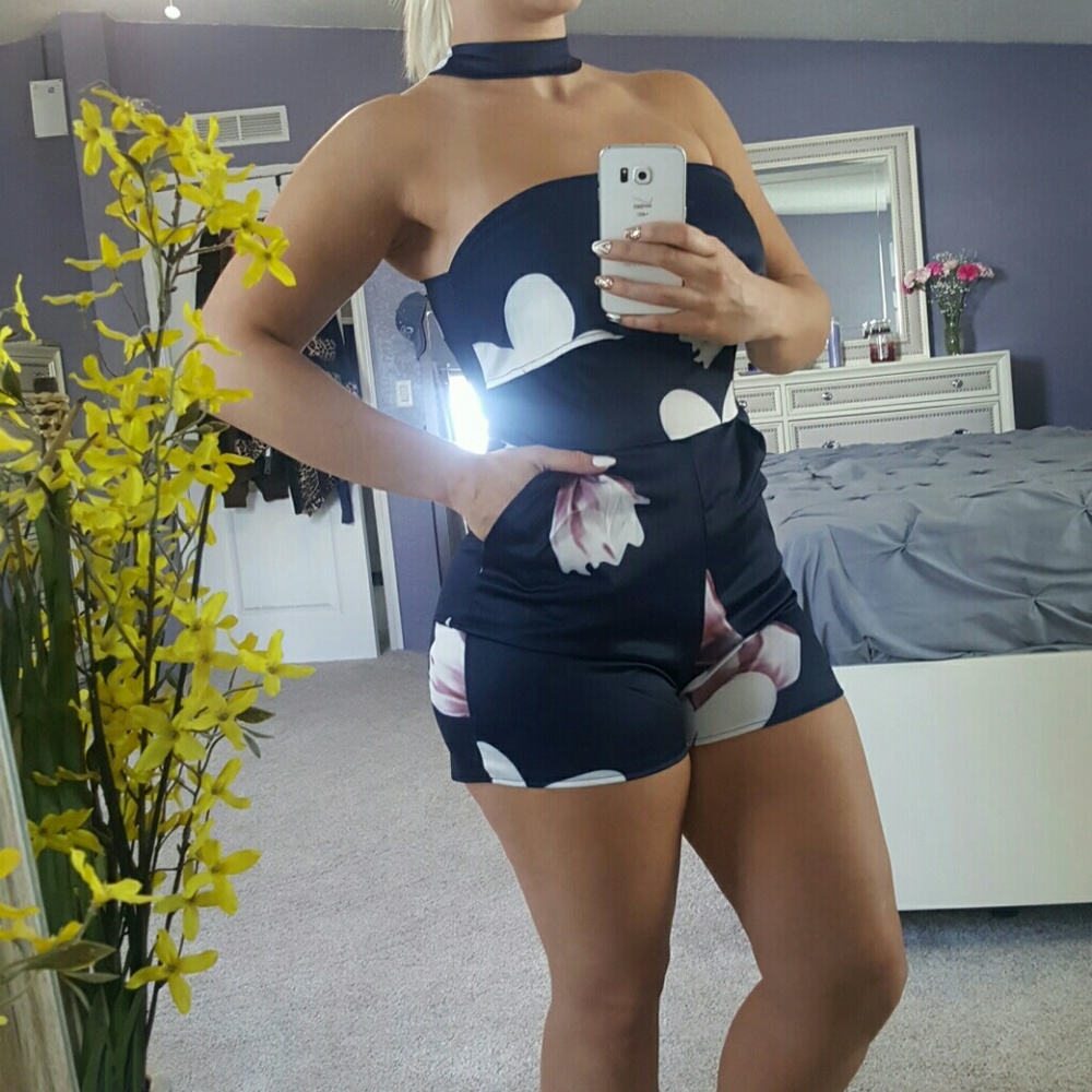 💋 Unique Choker Romper 💋