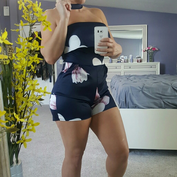 💋 Unique Choker Romper 💋 - Picture 3 of 6