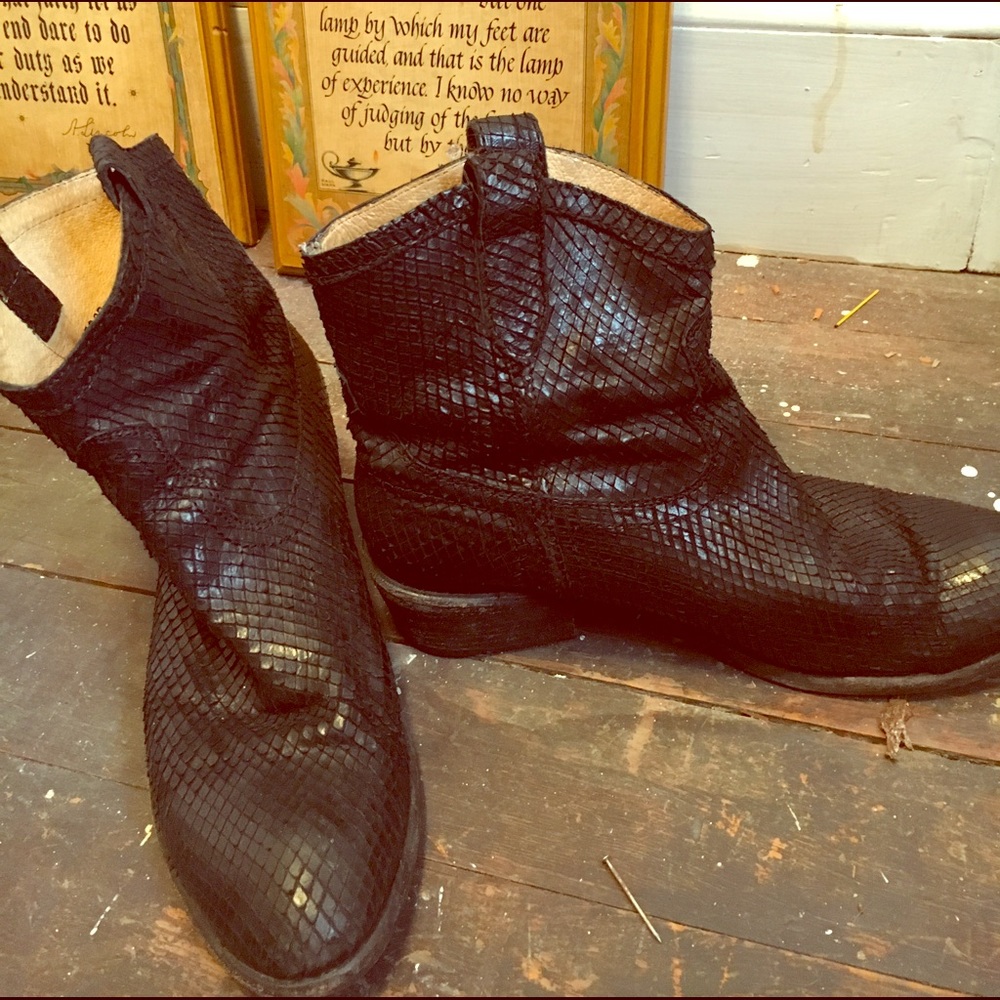 Black Frye Textured Booties