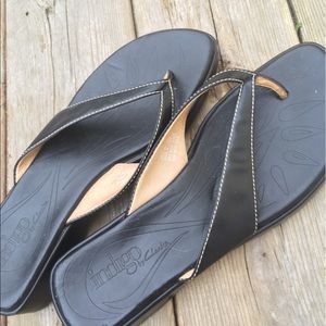Authentic Clarks Leather Flipflops