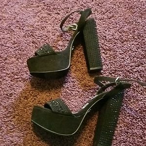 Juicy Couture Black Heels