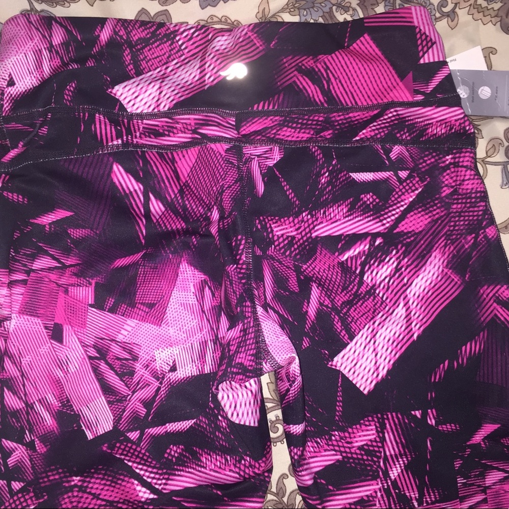 💕Pink/Black Ideology Leggings w/Mesh Inserts💕 - Picture 2 of 4