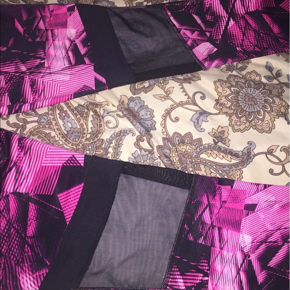 💕Pink/Black Ideology Leggings w/Mesh Inserts💕 - Picture 4 of 4