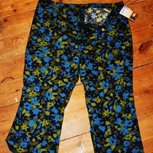 Multi-colored Blue & Green Floral Capri Pants