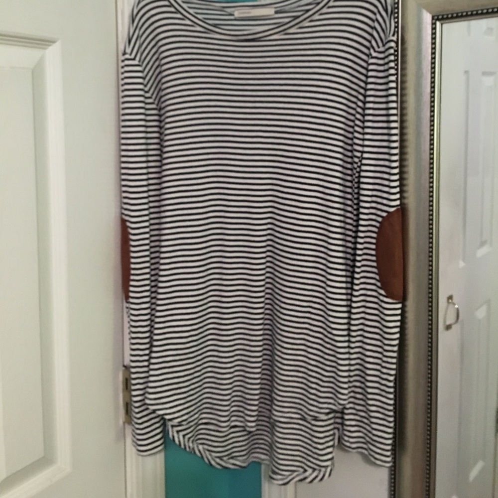 Long sleeve, striped shirt w/ suede elbow patches