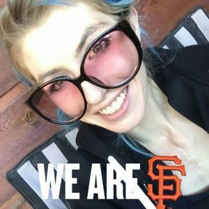 Meet your Posher, Hillary