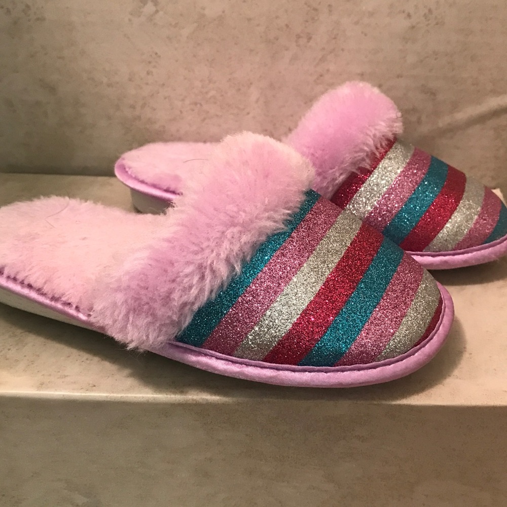 ❌SOLD❌Pink Glitter and fur slippers house shoe 13