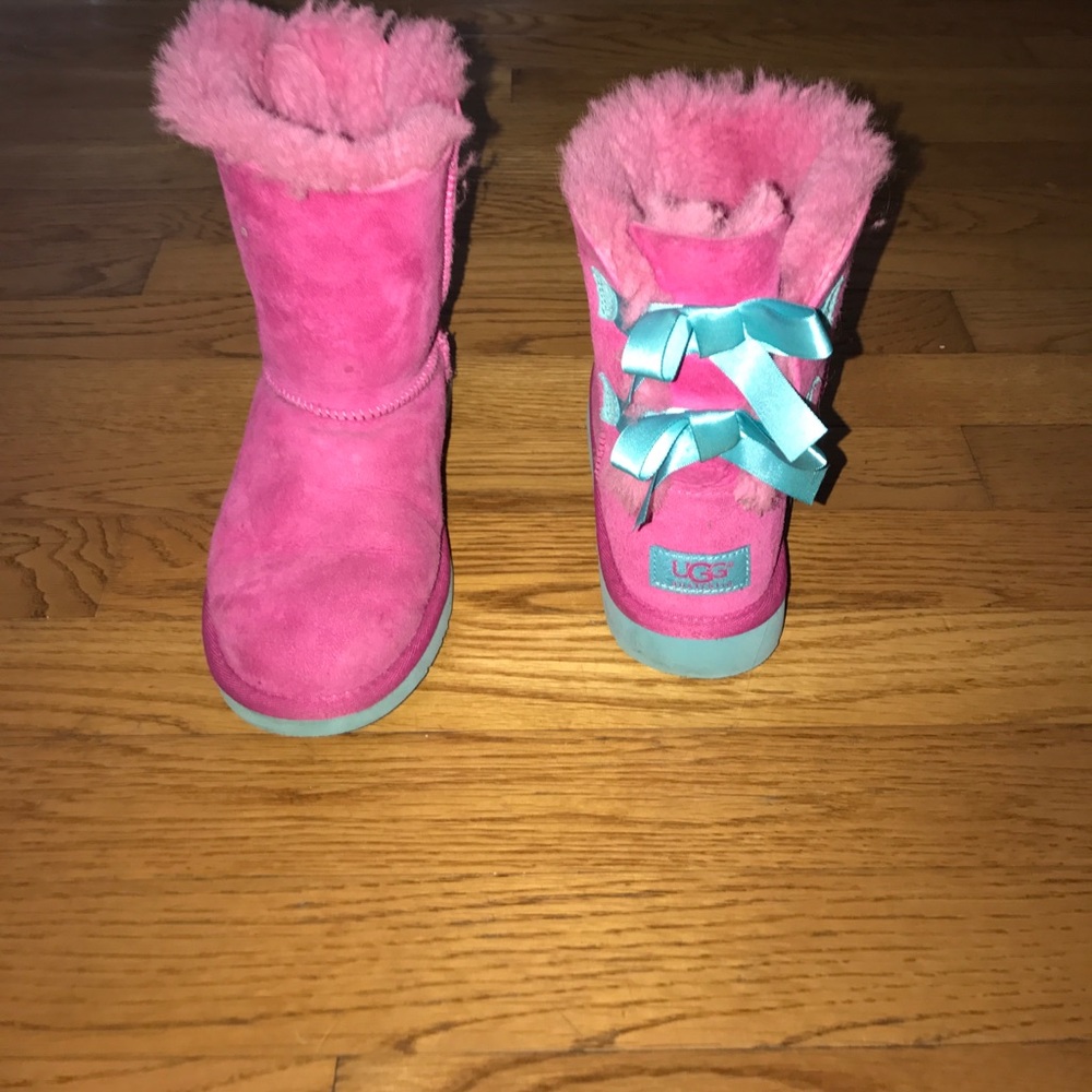UGGS