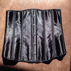 Black underbust corset