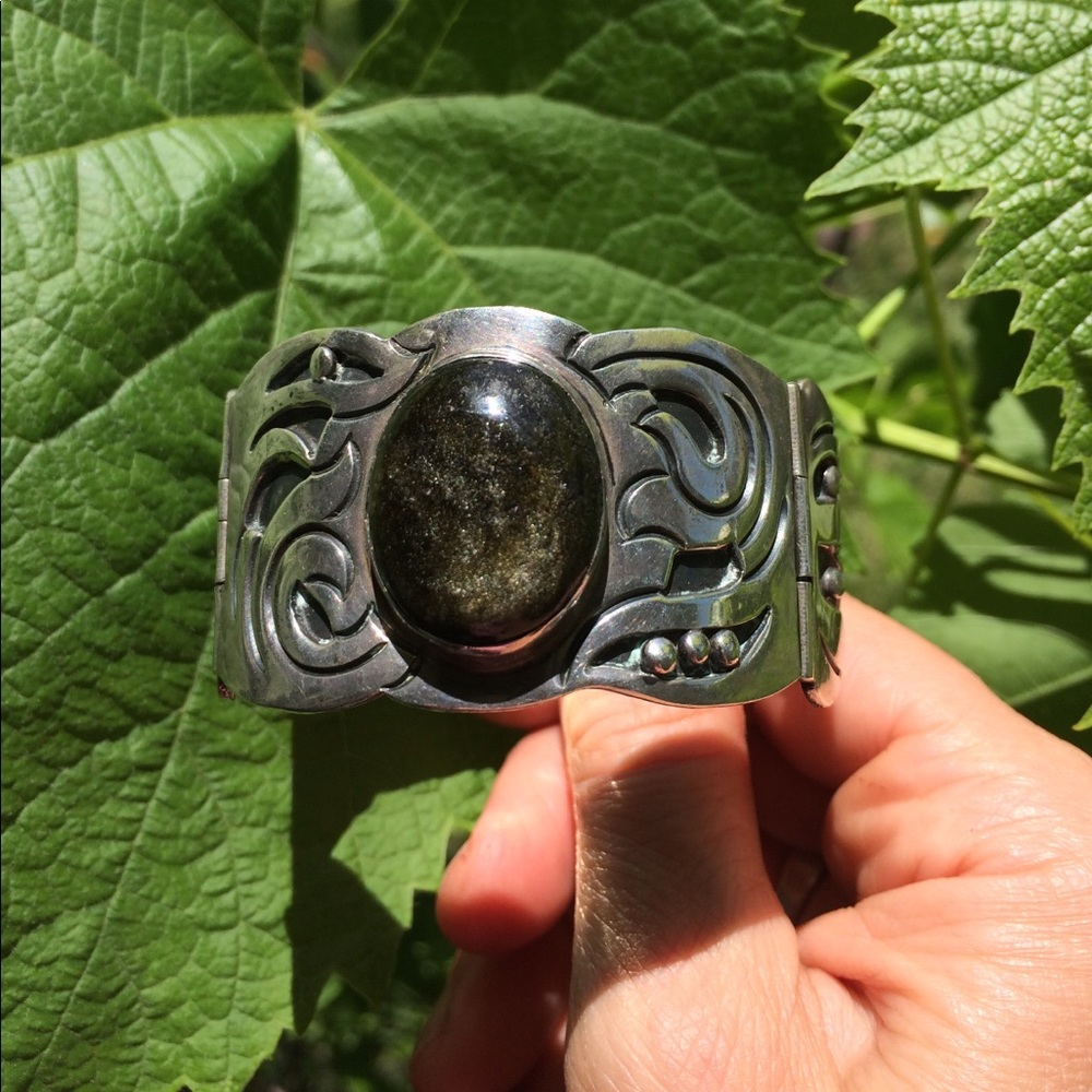 Vtg. Far Fan Bracelet