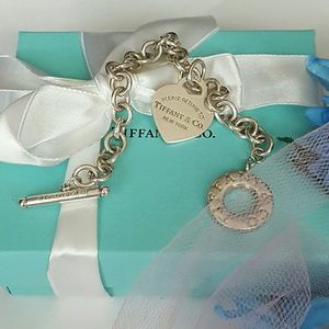 TIFFANY & CO. Toggle Bracelet w Heart Charm