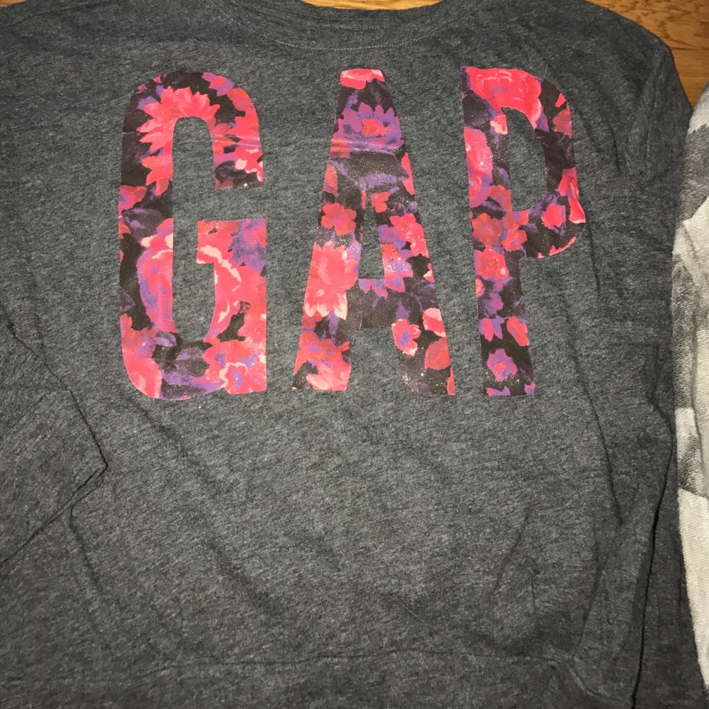 GAP - Picture 3 of 5
