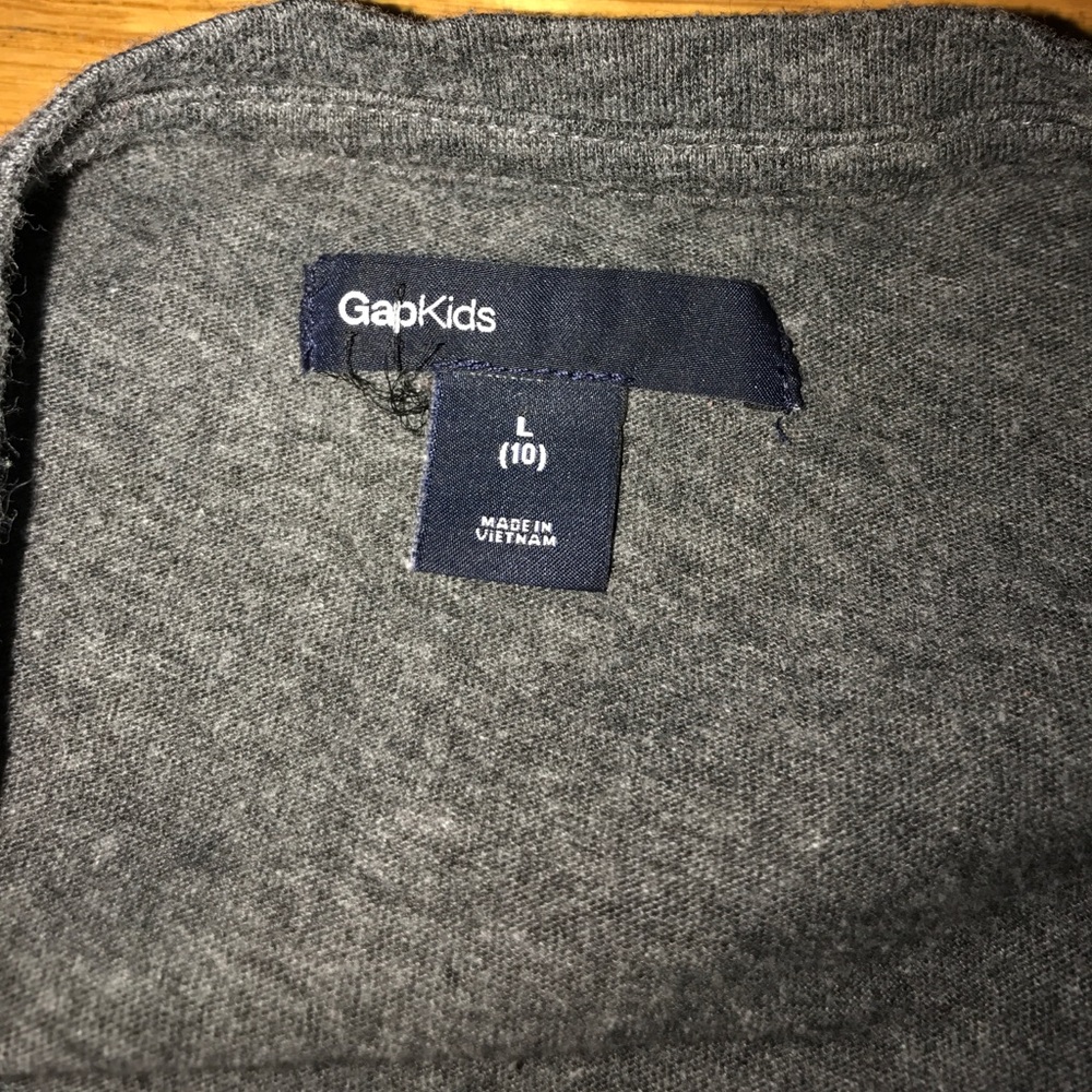 GAP - Picture 4 of 5
