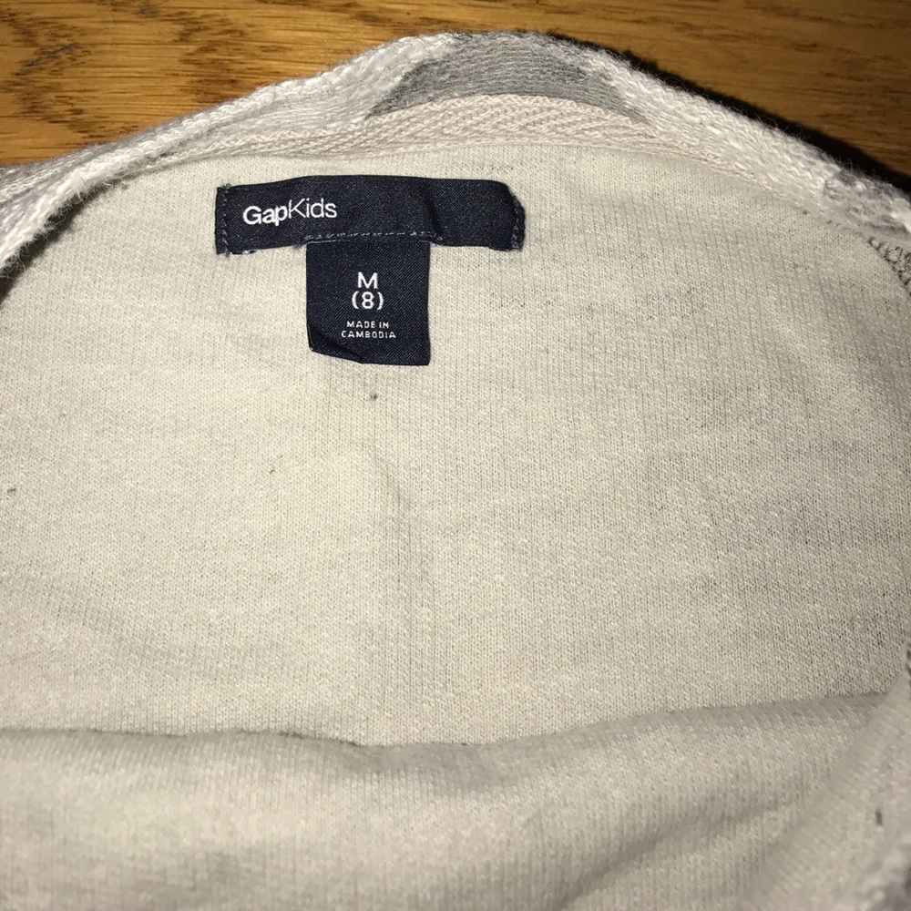 GAP - Picture 5 of 5