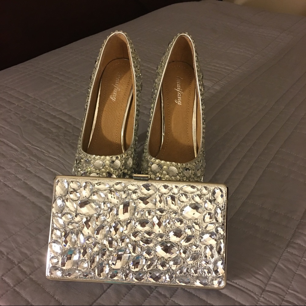 Gorgeous Clutch