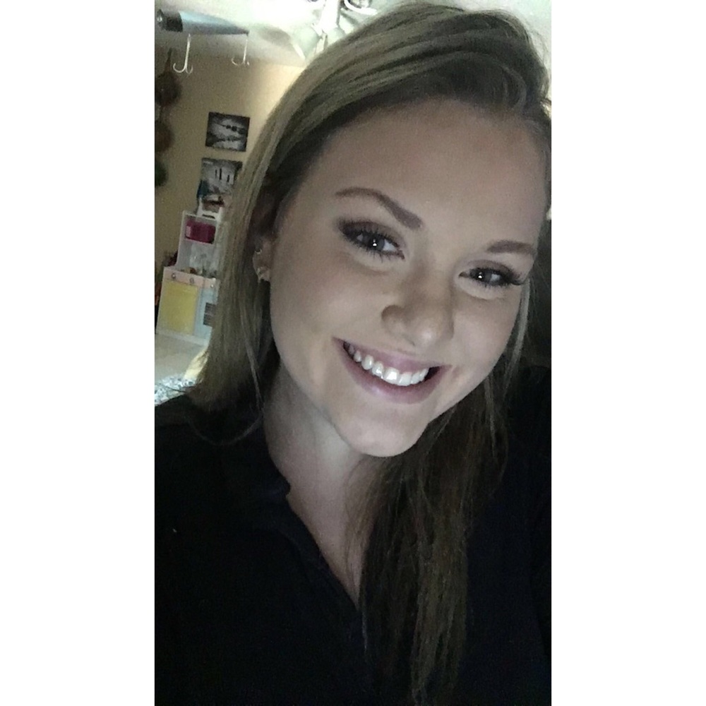 Meet your Posher, Caylee