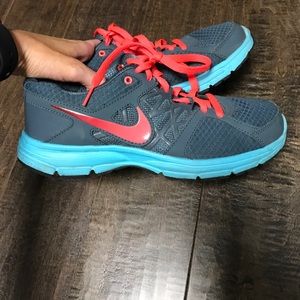 Nike tennis shoes