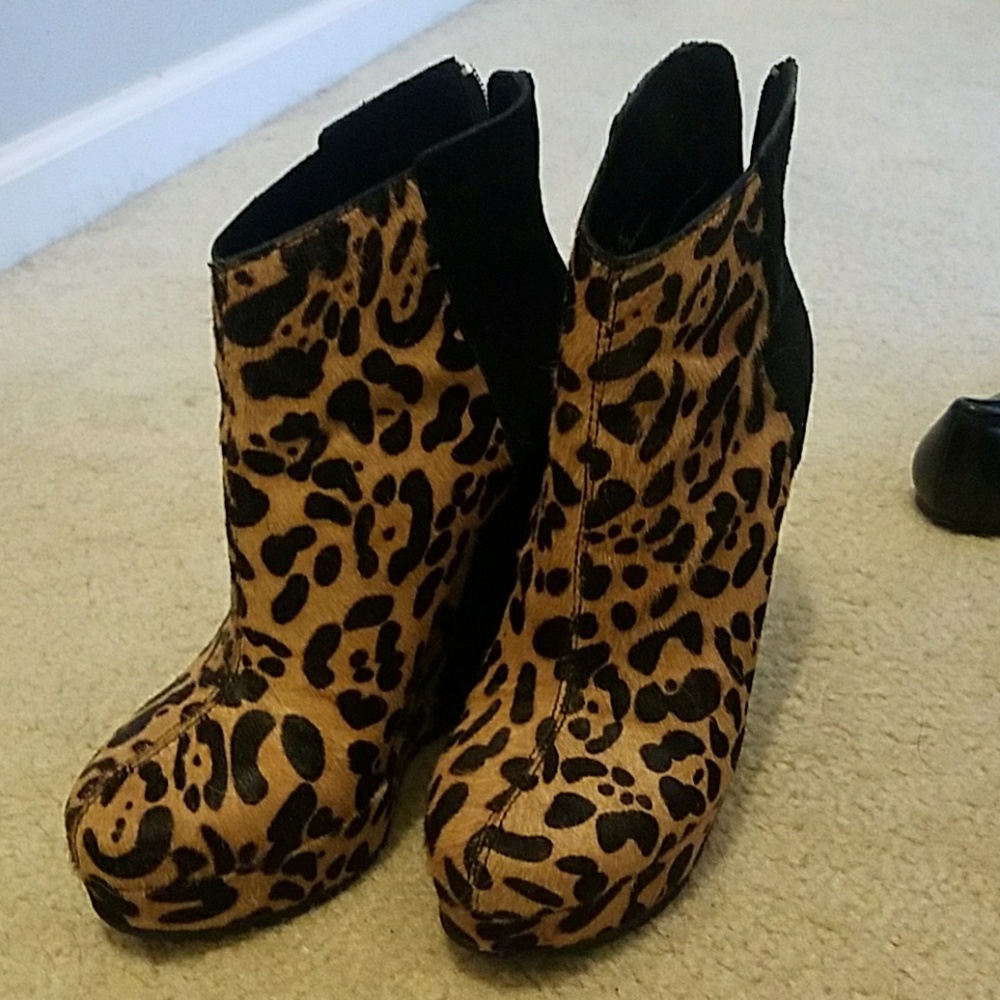 Kelsi dagger wedges
