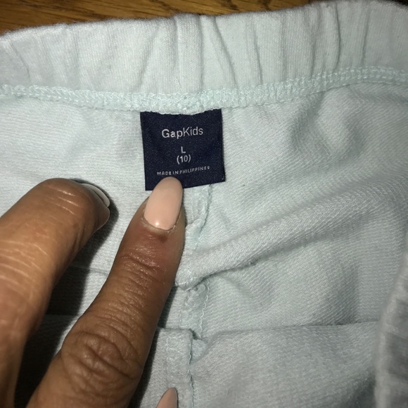 GAP - Picture 3 of 4