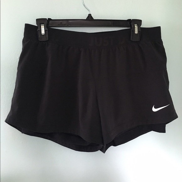 Nike Pants - 🌹FINAL PRICE 🌹Nike shorts with built in spandex