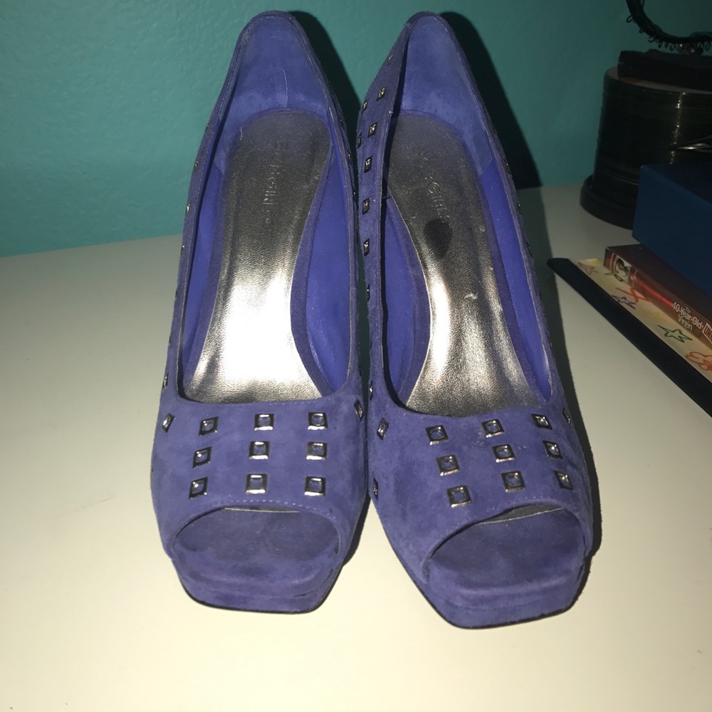 NWOT  BCBG girls Bg Border heels in bright blue