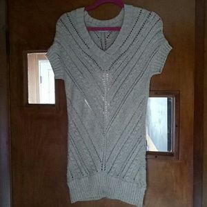 Short sleeved sweater tunic