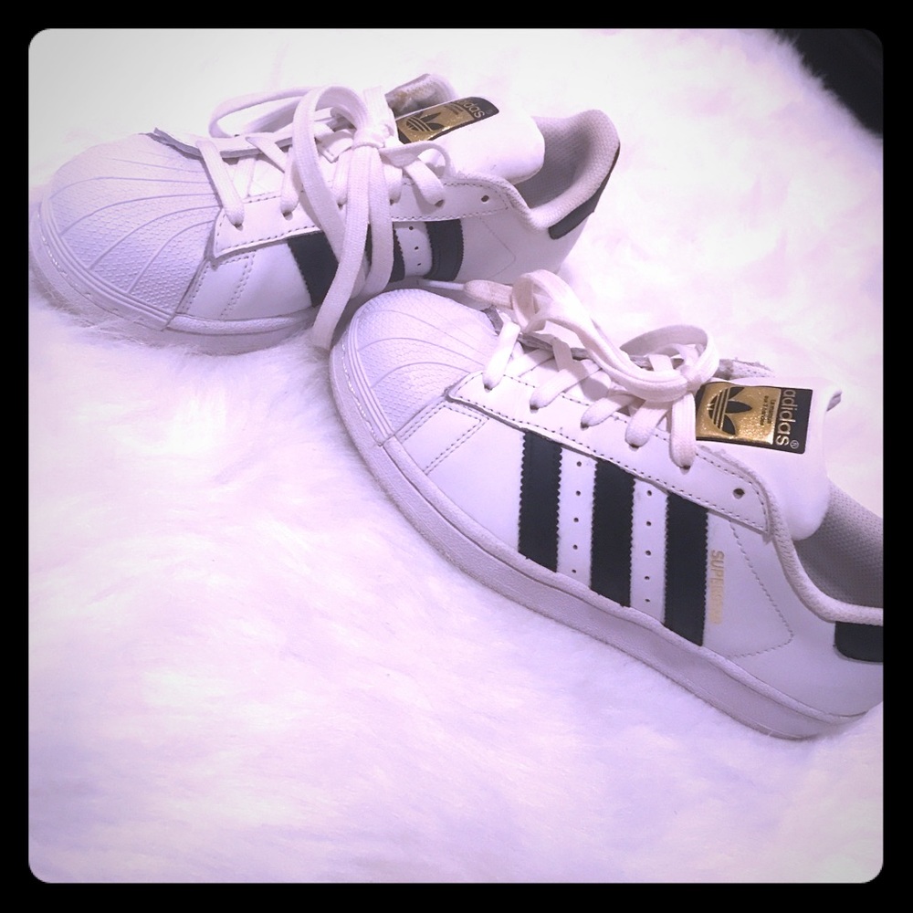 ADIDAS superstar