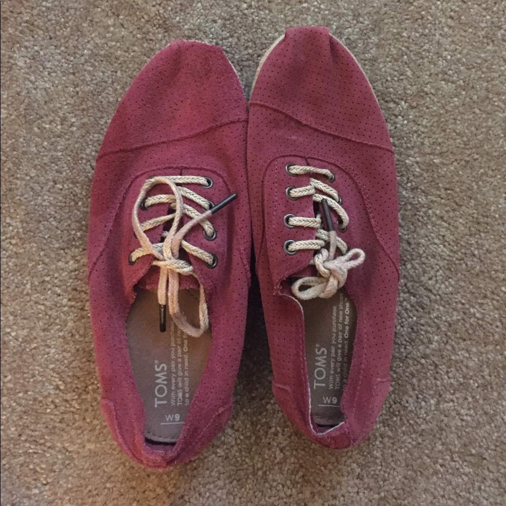 Toms