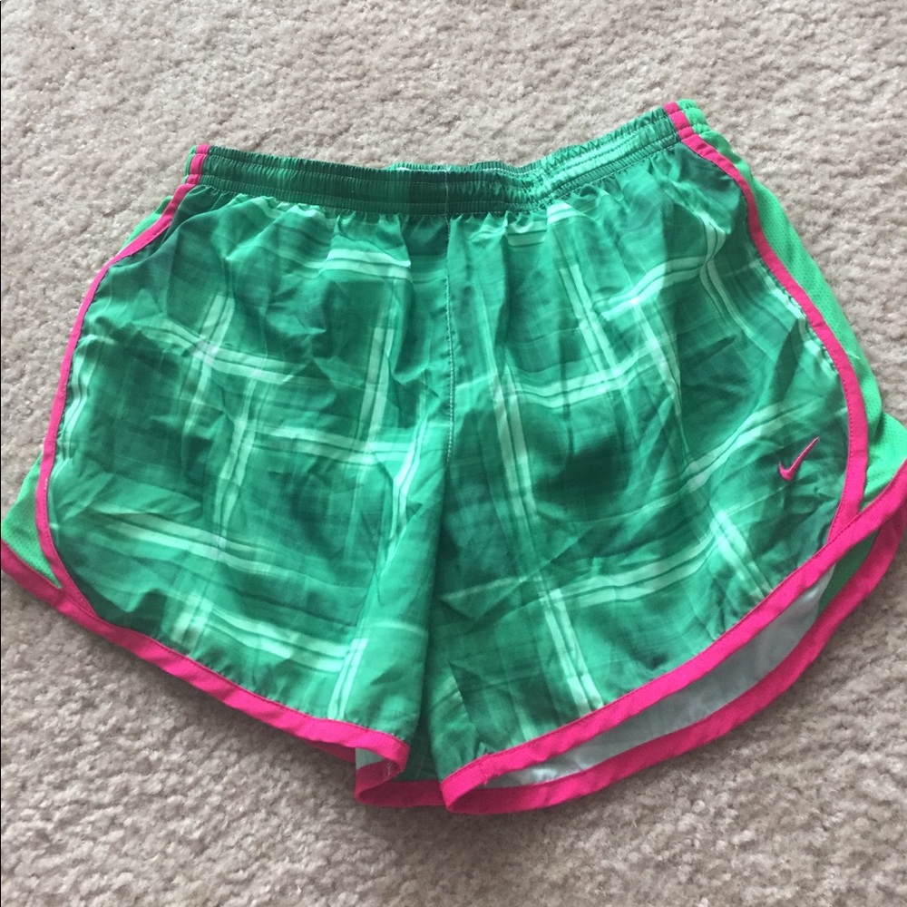 XL Nike Dri-Fit shorts green pink