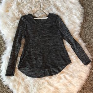 Black/white long sleeve blouse