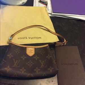 Tiny Louis Vuitton bag!