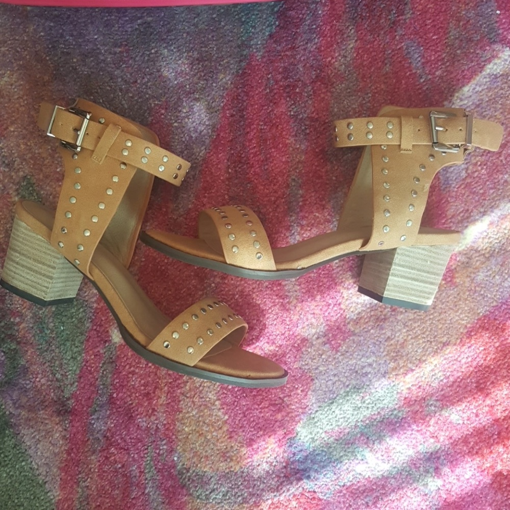 Size 8 New with box!