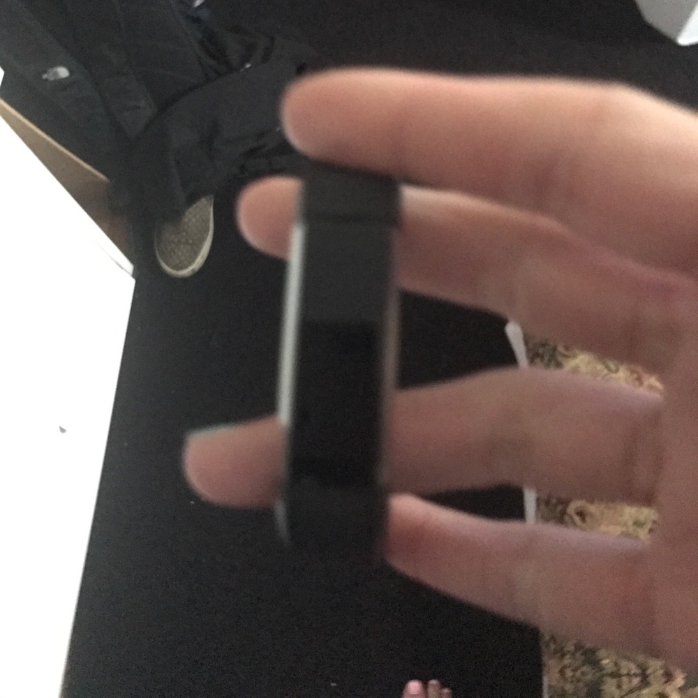 black small fitbit alta