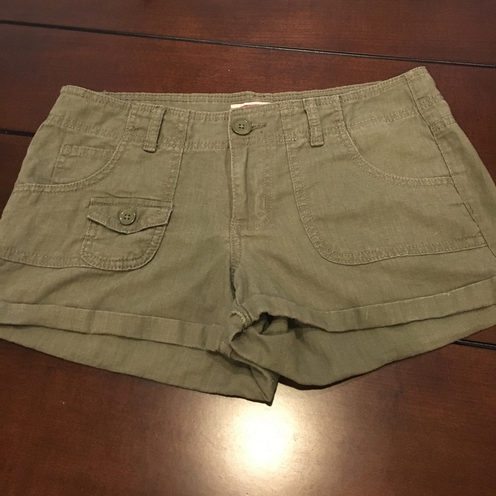 NWOT LEI shorts
