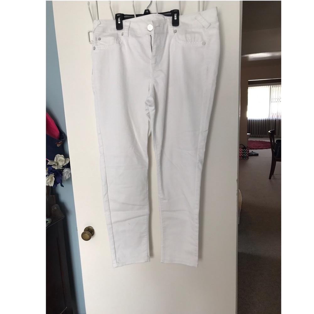 White skinny jeans