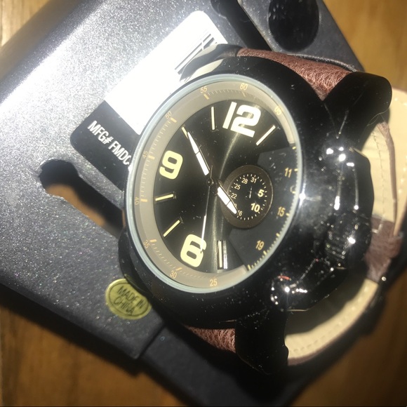 Men's brown watch with box - Picture 2 of 8