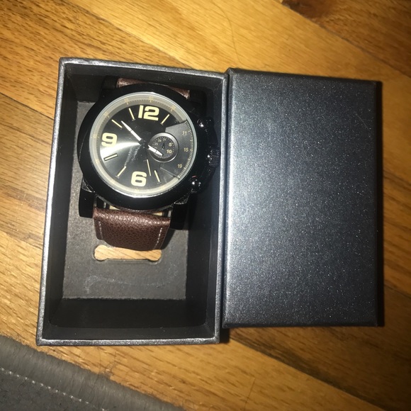 Men's brown watch with box - Picture 3 of 8