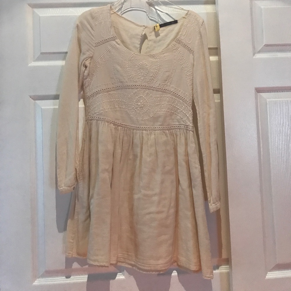 FINAL SALE‼️Zara cream embroidered dress